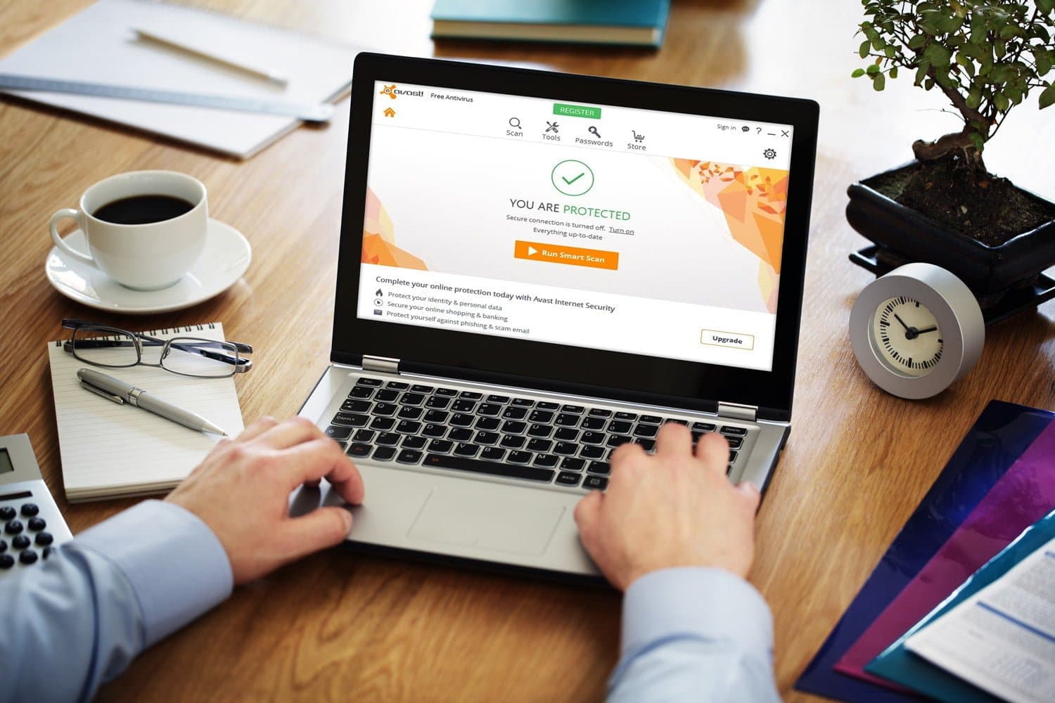 2023 年最佳免費防毒與網路安全應用程式圖片 | avast-antivirus-laptop