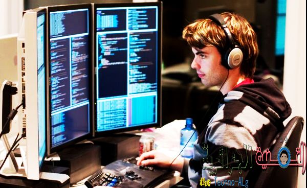 Uma imagem de um curso completo de PHP com Bootstrap3 no valor de US$ 300, com mais de 143 vídeos e 20 horas gratuitas | monitores aaron