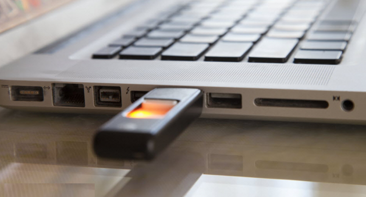 Een afbeelding van het op een snelle manier versnellen en verbeteren van de prestaties van flash-schijven op Windows | booster-flash-geheugen