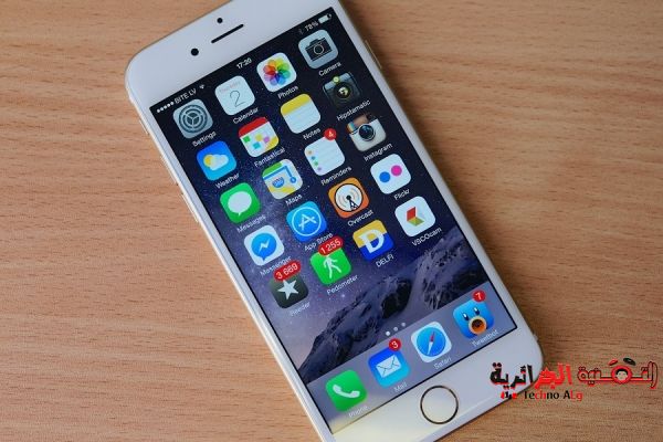 Un'immagine di un'azienda cinese che produce una copia identica dell'iPhone 6 Plus per soli 120 dollari iph