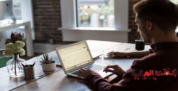 Un'immagine di un gruppo di cose che devono essere prese in considerazione per diventare un programmatore professionista progr