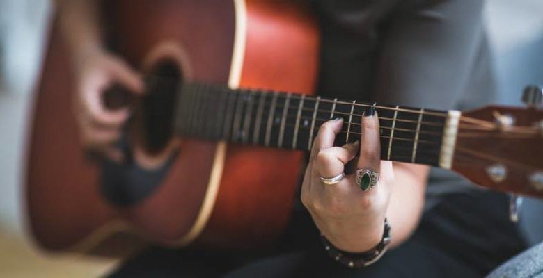 Bild von 5 fantastischen Smartphone-Gitarren-Apps, die Sie zu einem professionellen Gitarristen machen | Gitarren-App-Funktion