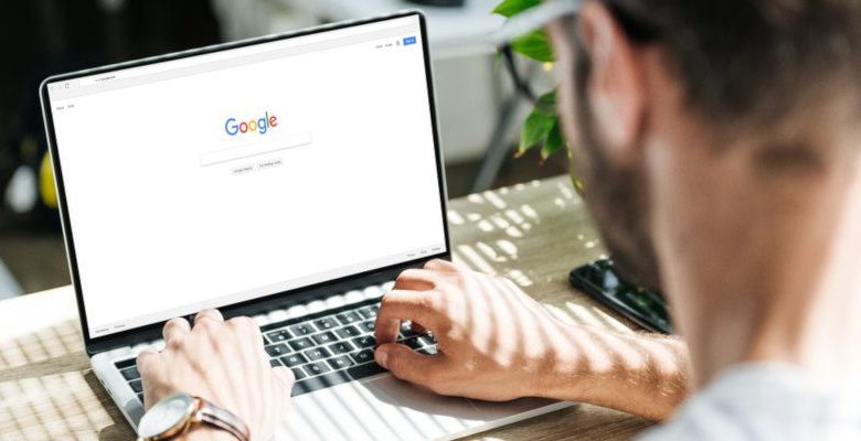 Google이 G Suite를 사용하여 고용주가 직원을 추적할 수 있도록 하는 방향으로 전환 중입니다. | google-g-suite-tracking-featured