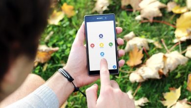 Imagem dos 10 melhores aplicativos para automatizar mensagens de texto | maquete de telefone sony