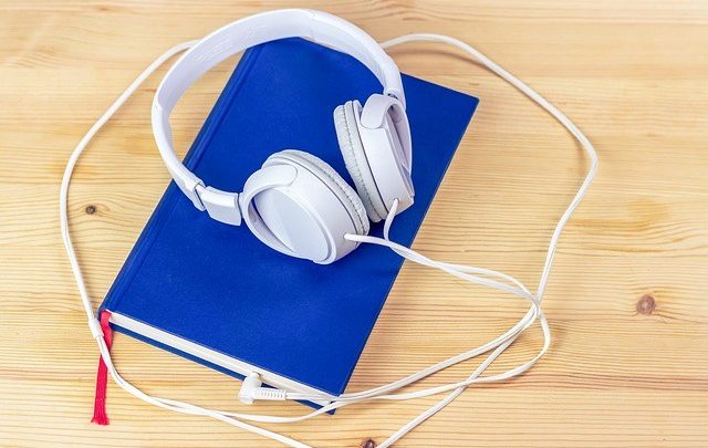 صورة لـ أفضل الكتب المسموعة الغامضة لرحلات الطريق الطويلة | Audible-vs.-Play-Store-Audiobooks