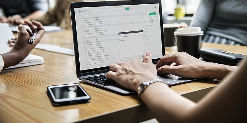 Afbeelding van onze aanbevelingen voor de beste e-mailhostingproviders voor 2023 | Uitgelicht-E-mail-Hosting-Provider-Voorbeeld