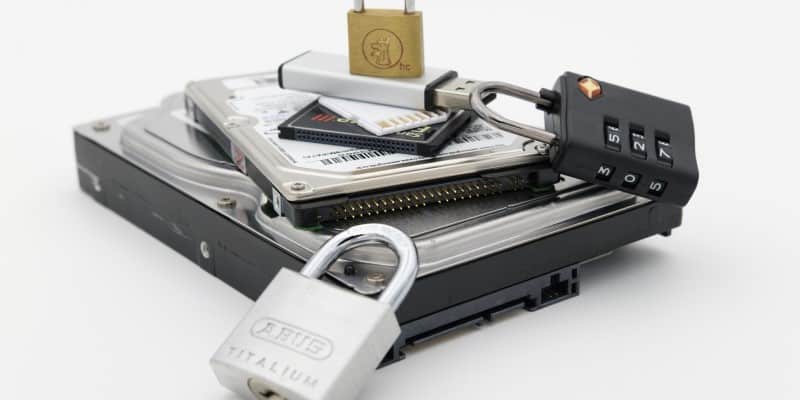 Immagine di Come proteggere con password i dischi rigidi da BIOS/UEFI | funzionalità di blocco del disco