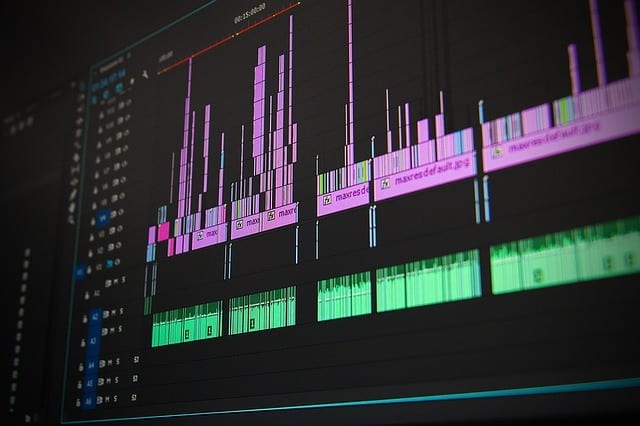Immagine per i migliori strumenti per modificare video online senza filigrana (2023) | editing-1141505_640