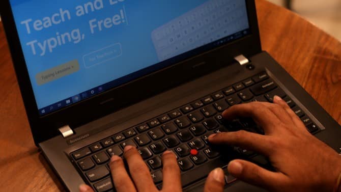 Bild der 8 besten Touch-Schreibprogramme, mit denen Sie lernen, schneller auf der Tastatur zu tippen | Feature-Typisierung