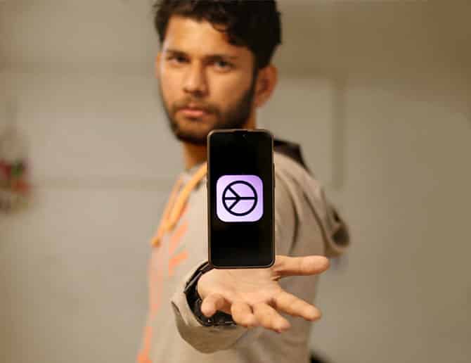 Bild der besten Craigslist-Apps für Android und iOS | Pratik-Haltetelefon