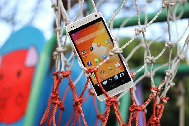 Immagine dei migliori siti che ogni appassionato di Android dovrebbe conoscere | mobile-1829389_640-min-DzTechs