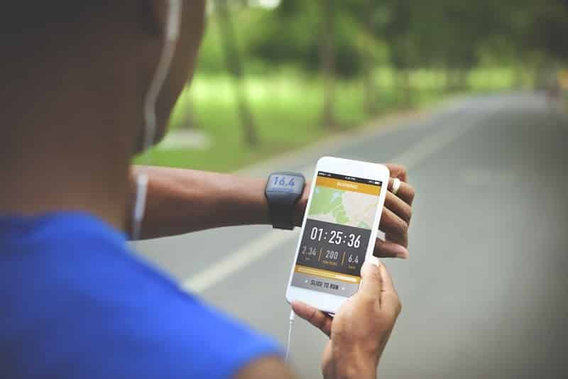 適用於 Android 的最佳跑步應用程式圖片,用於記錄您的跑步數據 | shutterstock_343870712-1-min-DzTechs