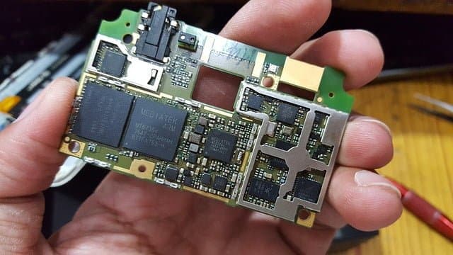 Queste cose a cui dovresti prestare attenzione prima di andare ai centri di riparazione del telefono