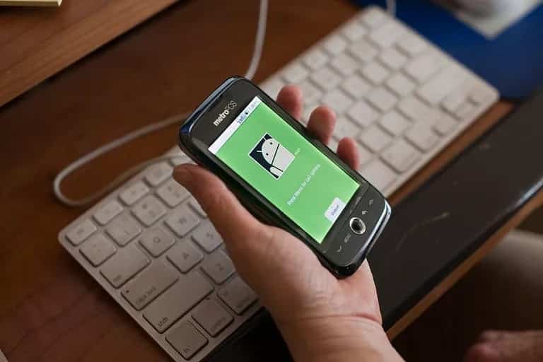如何開始使用 Android 調試橋 (ADB) 圖片 | GettyImages-526664072-5bd38b71c9e77c007c0761eb-min-DzTechs