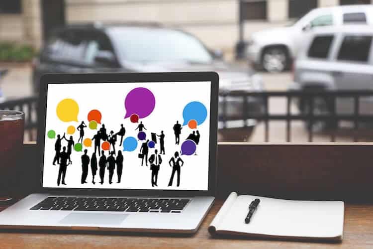 Immagine dei migliori siti per inviare messaggi di testo gratuiti dal computer ai telefoni cellulari (SMS) | Siti web-Invia-gratuito-internazionale-SMS_F-min-DzTechs