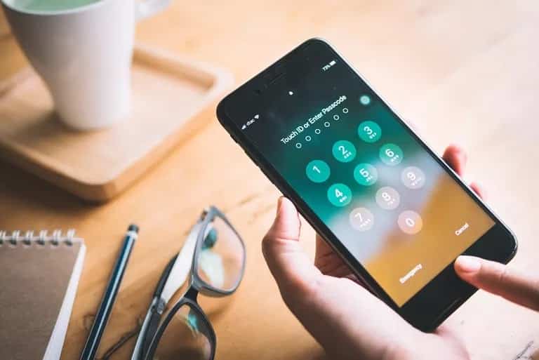 Imagen de ¿Olvidaste la contraseña de tu iPhone o iPad? ¡Aquí le mostramos cómo restablecer su contraseña! | Shutterstock_768921673-5aa2a366ba617700371143df-min-DzTechs