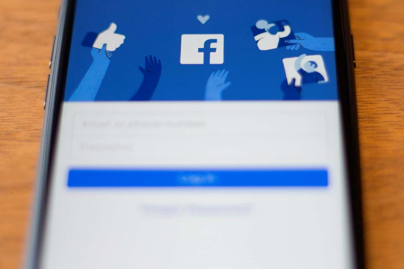 Immagine di Facebook che traccia i tuoi dati! Ecco come impedirgli di tracciare i tuoi movimenti online | GettyImages-1154955575-min2B252812529-DzTechs