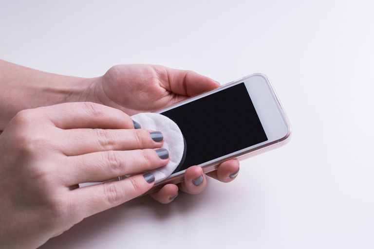 Image de l'écran tactile qui ne fonctionne pas sur un téléphone Android&nbsp;? Essayez ces correctifs | GettyImages-640354734-59a0a26eaad52b001104360d-min-DzTechs