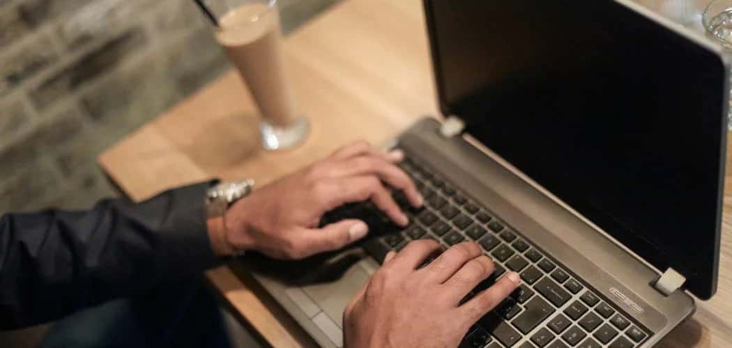 Imagen de Cómo reparar el error de pantalla negra de la muerte en Windows 10 | Laptop_PC_Black_SCreen_Display_Featured-min-DzTechs