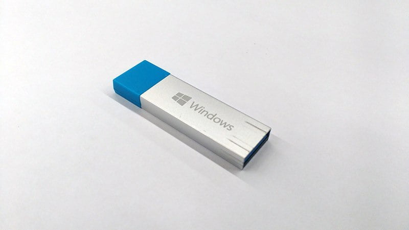 Obraz pokazujący, jak utworzyć rozruchowy dysk USB bez żadnego oprogramowania dla systemu Windows 10 (za pomocą wiersza poleceń CMD) | Windows-10-USB-drive-bootable-DzTechs