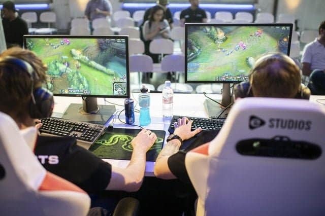 Bild von kostenlosen Online-Spielen für zwei Spieler, die Sie in Ihrem Browser spielen können | Computerspiele-min-DzTechs