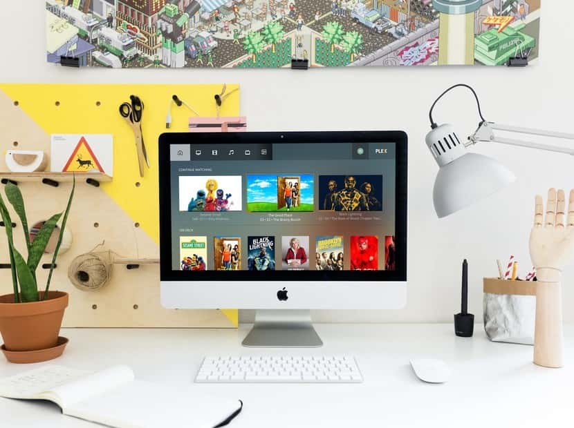 您應該使用隱藏的 Plex 設定圖片來改善您的體驗 | plex-on-mac-mockuuup-min-DzTechs