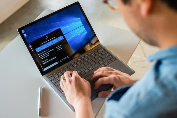 Image de Comment vous assurer que votre ordinateur peut exécuter Windows 10 | windows-10-octobre-2018-update-home-720x720-min-DzTechs