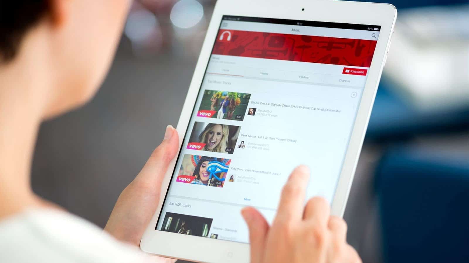 Bild für die besten Möglichkeiten zum Loopen von YouTube-Videos auf Android und iOS | youtuberepeat-5b06bf9dff1b78003bf43615-DzTechs