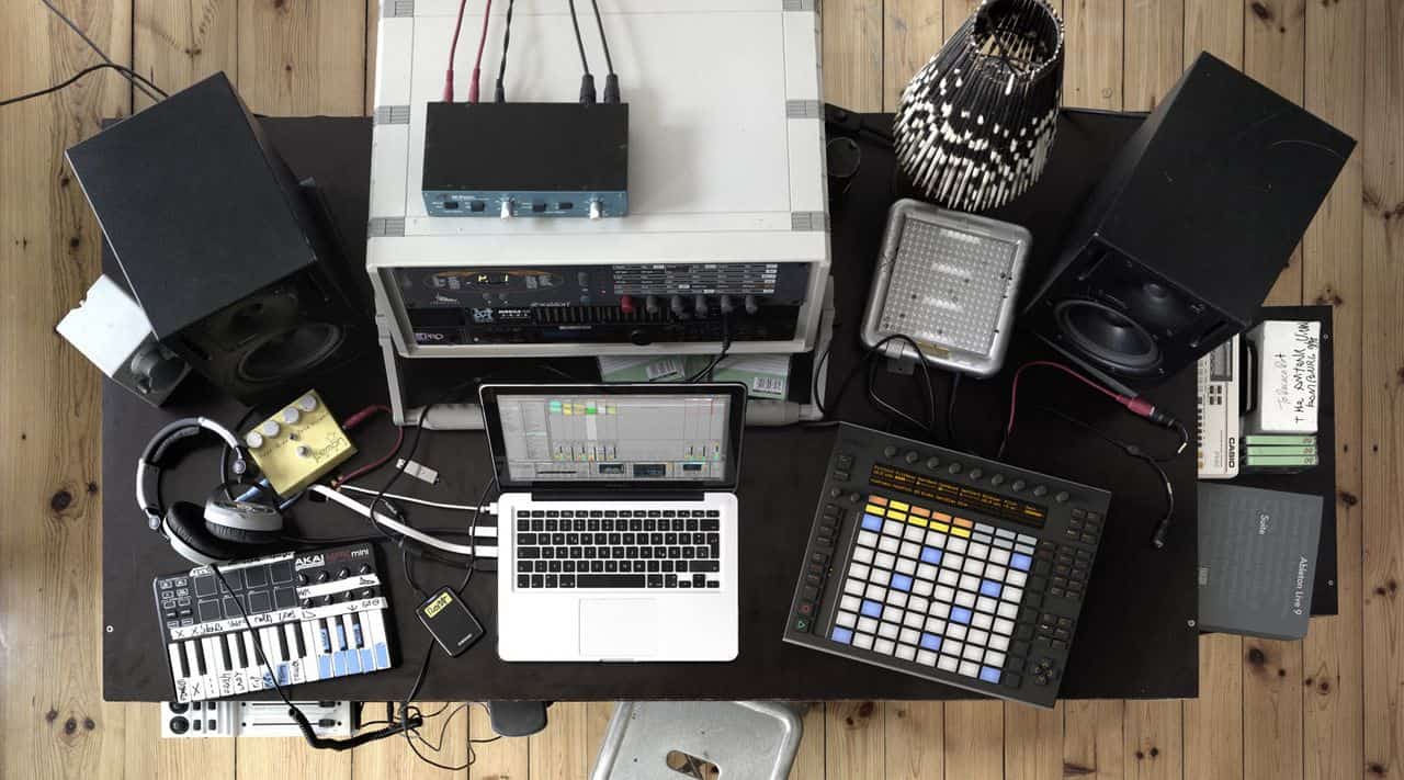 Immagine del confronto tra FL Studio e Ableton: qual è la migliore workstation audio digitale | 8313fb7e12db06bcf6b1095829e63f32-min-DzTechs