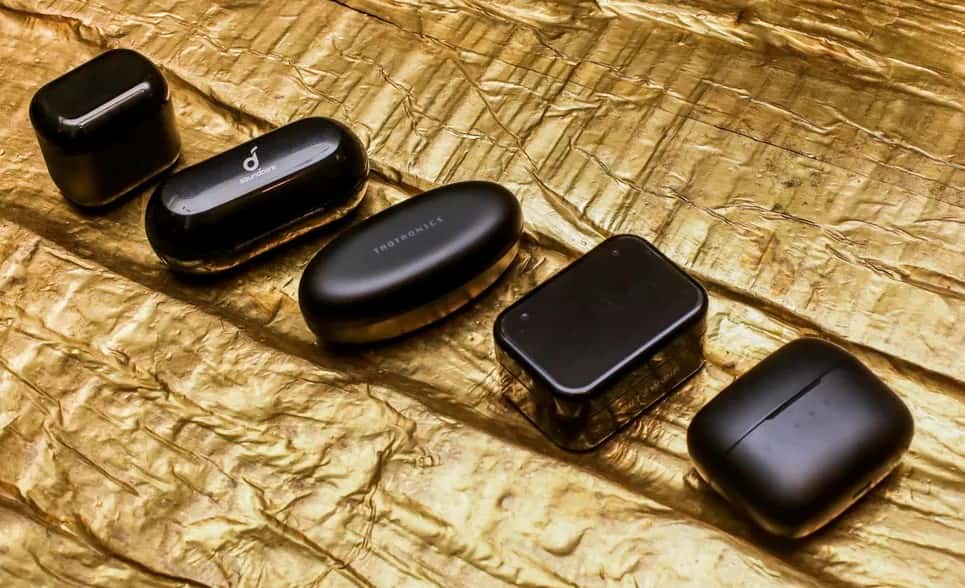 Image des meilleures alternatives bon marché aux AirPods : de bons écouteurs sans fil à des prix abordables | Alternatvices_AirPods-Erj1EFfs-DzTechs