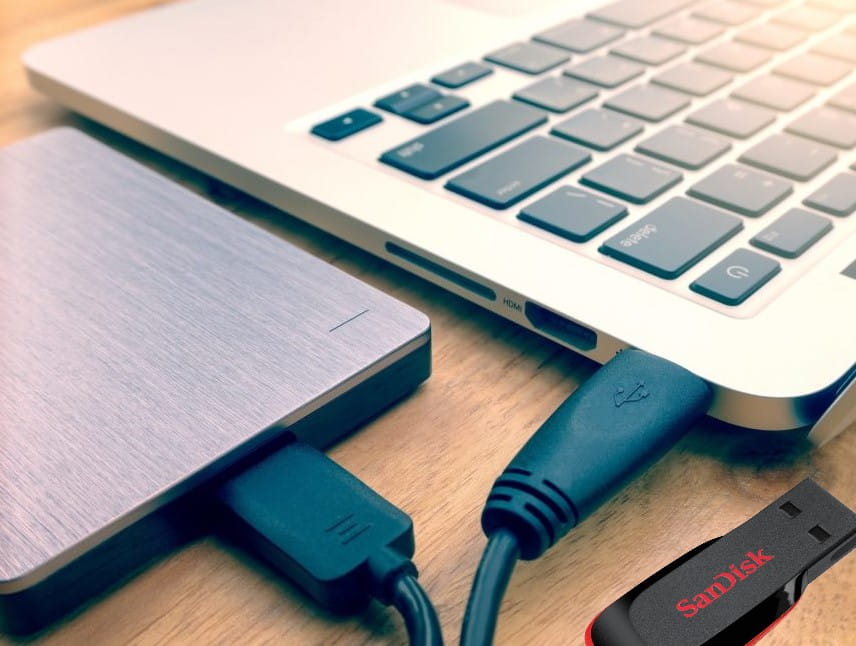 USB ドライブをフォーマットする方法とその必要がある理由の画像 | bigstock_133922915_Copy_864x648-1pcCDHfs-DzTechs