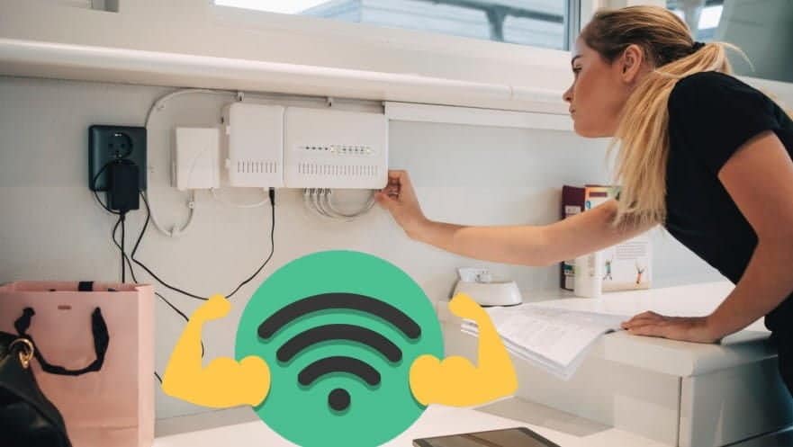 Wi-Fi sinyalinizi nasıl güçlendirip iyileştirebileceğiniz ve ağ aralığınızı nasıl genişletebileceğinizin görüntüsü | boost_your_wi_fi_signal_to_get_the_most_out_of_your_high_speed_internet_connection_hero_944229140-ampjZFfs-DzTechs