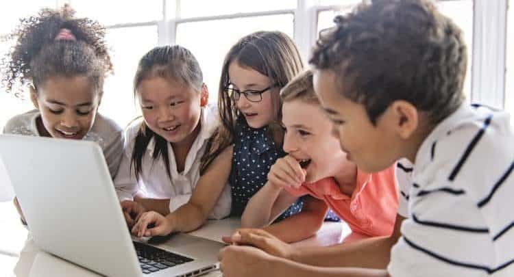 Obraz najlepszych Chromebooków dla dzieci | Najlepsze_laptopy_dla_dzieci_2019_Recenzje_750x405-4VawdIfs-DzTechs