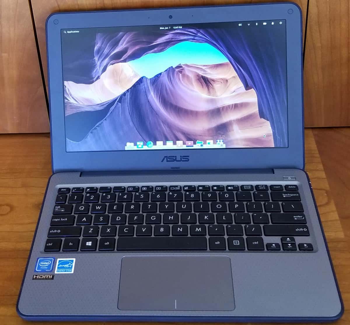 Immagine per Vuoi installare il sistema operativo elementare? Perché dovresti installarlo! | elementari_1_asus_w202n_100802095_large-ADX3cIfs-DzTechs