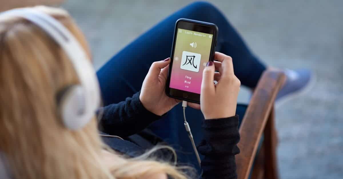 Obraz najlepszych aplikacji mobilnych do nauki języka mandaryńskiego na Androida i iOS | jak_nauczyć_się_języka_dzięki_najlepszym_darmowym_aplikacjom-1H9gLJfs-DzTechs