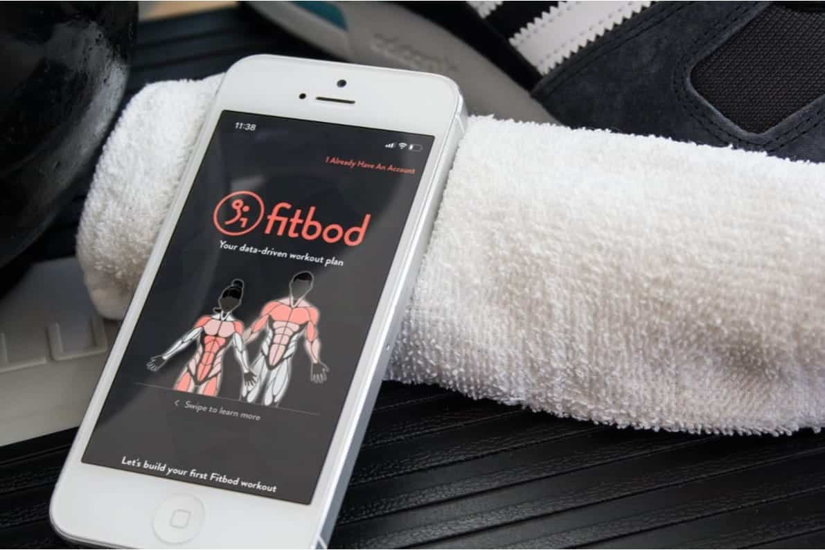 Obraz najlepszych darmowych aplikacji fitness na iPhone'a, które pomogą Ci zwiększyć aktywność fizyczną | best_free_fitness_apps_03_fitbod_01_310x671-Xz0QBSfs-DzTechs