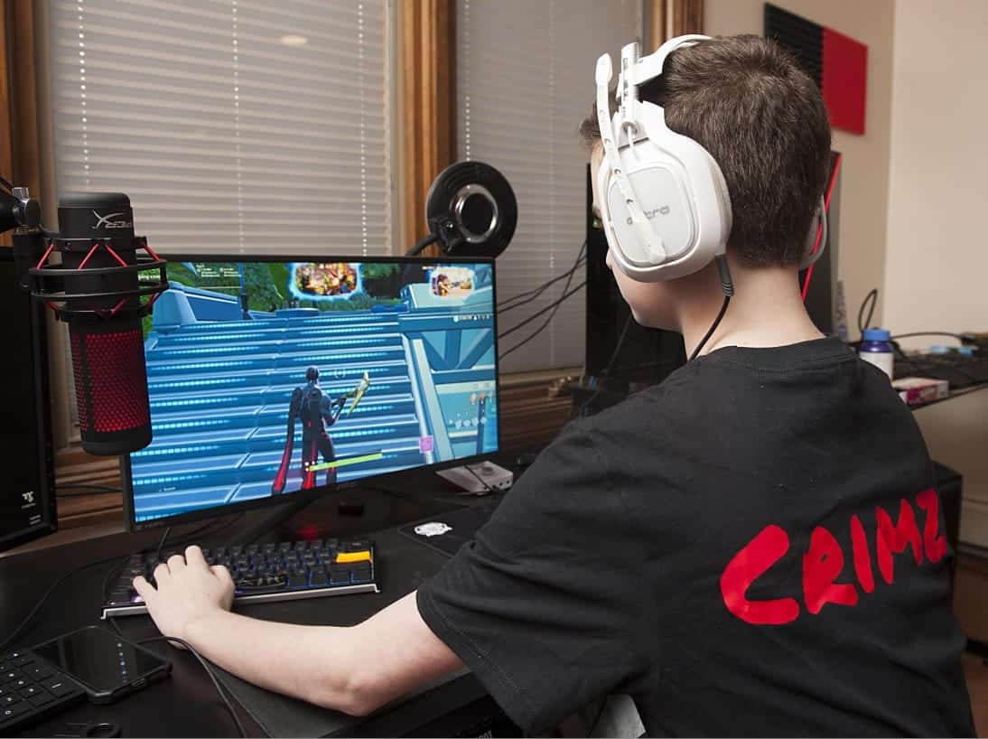 Obraz najlepszych darmowych aplikacji do czatów głosowych, umożliwiających komunikację podczas grania | bigstock_technology_gaming_entertainm_125893763_1-2vASkTfs-DzTechs