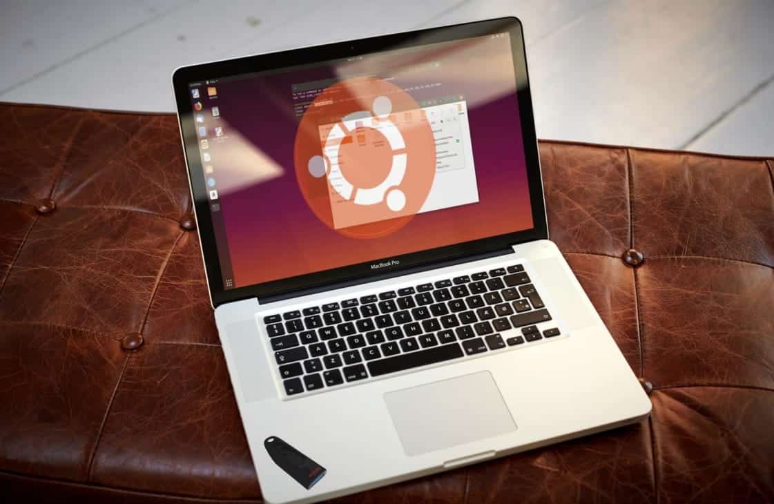 Afbeelding van Hoe u een Linux USB-drive op Mac kunt maken en opstarten | Macbook_Pro_on_leather_sofa-z4MFXVfs-DzTechs