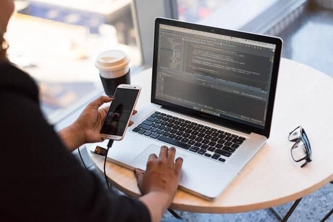 İnternete Erişim Sağlamak İçin Linux Kullanan Herhangi Bir Akıllı Telefonda Mobil Bağlantının Nasıl Paylaşılacağının Görüntüsü | connect_computer_mobile_hotspot_android.jpg.optimal-WvWXhUfs-DzTechs