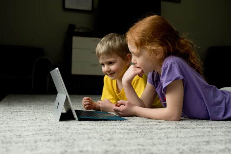 提供孩子有趣藝術遊戲的最佳互動網站圖片 | kids_games_to_play_over_skype_7_799x533-weEWmWfs-DzTechs