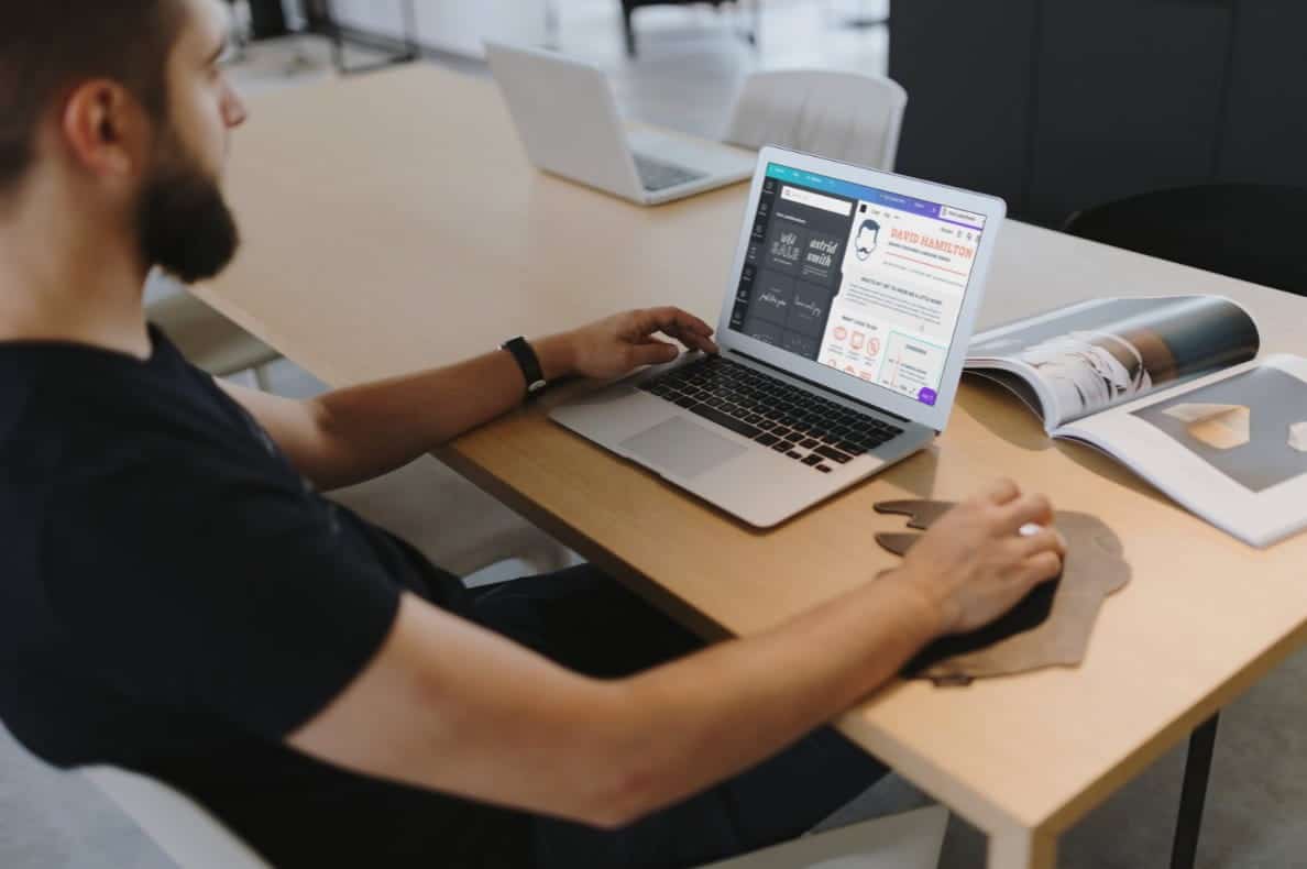 Image des meilleurs sites de création de CV pour créer votre CV professionnellement en ligne | curriculum vitae_builder_online-DybZMUfs-DzTechs
