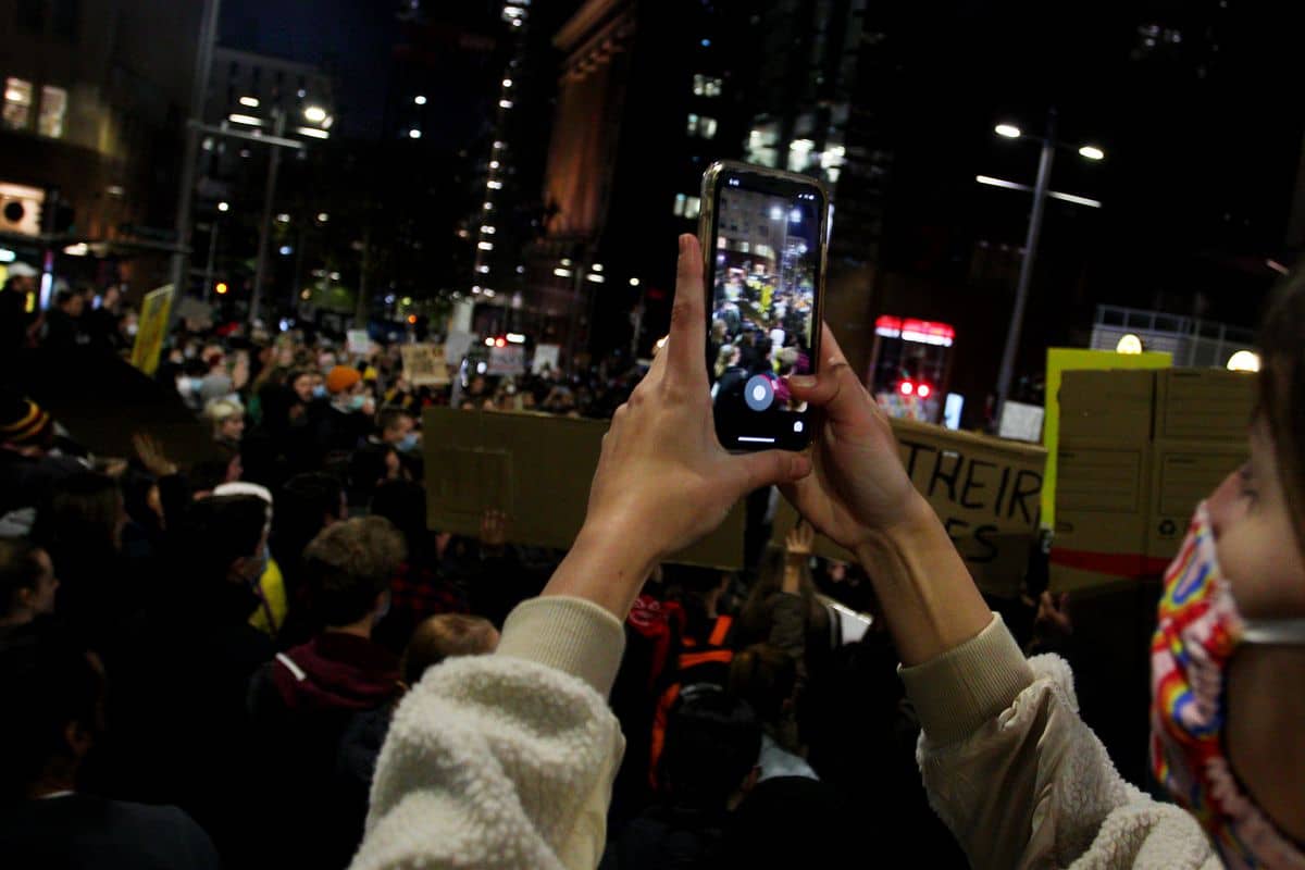 Obraz najlepszych aplikacji dla protestujących na iOS i Androida | 1241597884.jpg.0-MvHAoYfs-DzTechs