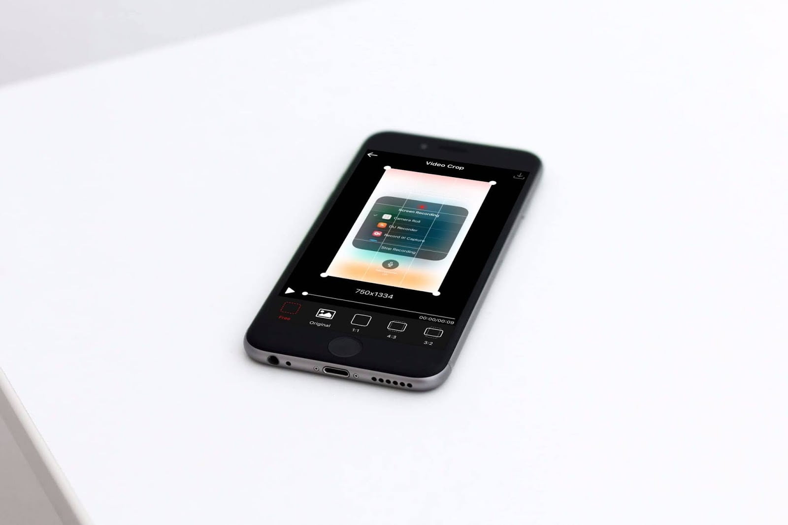 適用於 Android 和 iOS 的最佳影片裁切應用程式圖片 | Crop_Video_iPhone-mH4DUYfs-DzTechs
