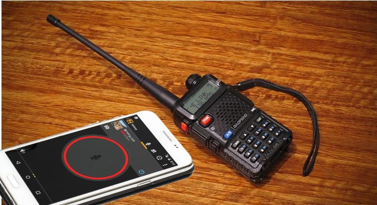 最佳對講機應用程式圖片:將您的手機變成雙向無線電 | Emcom_Emcom_Wireless_Two_Way_Radios_Walkie_Talkies_Mission_Critical_Solutions_1_750x410-iihOhLfs-DzTechs