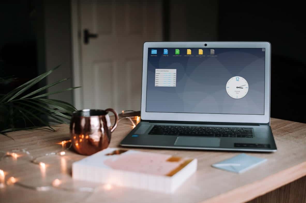 Immagine di come ottenere un'esperienza desktop Linux su Chrome OS | KDE_On_ChromeOS-ZN00xXfs-DzTechs