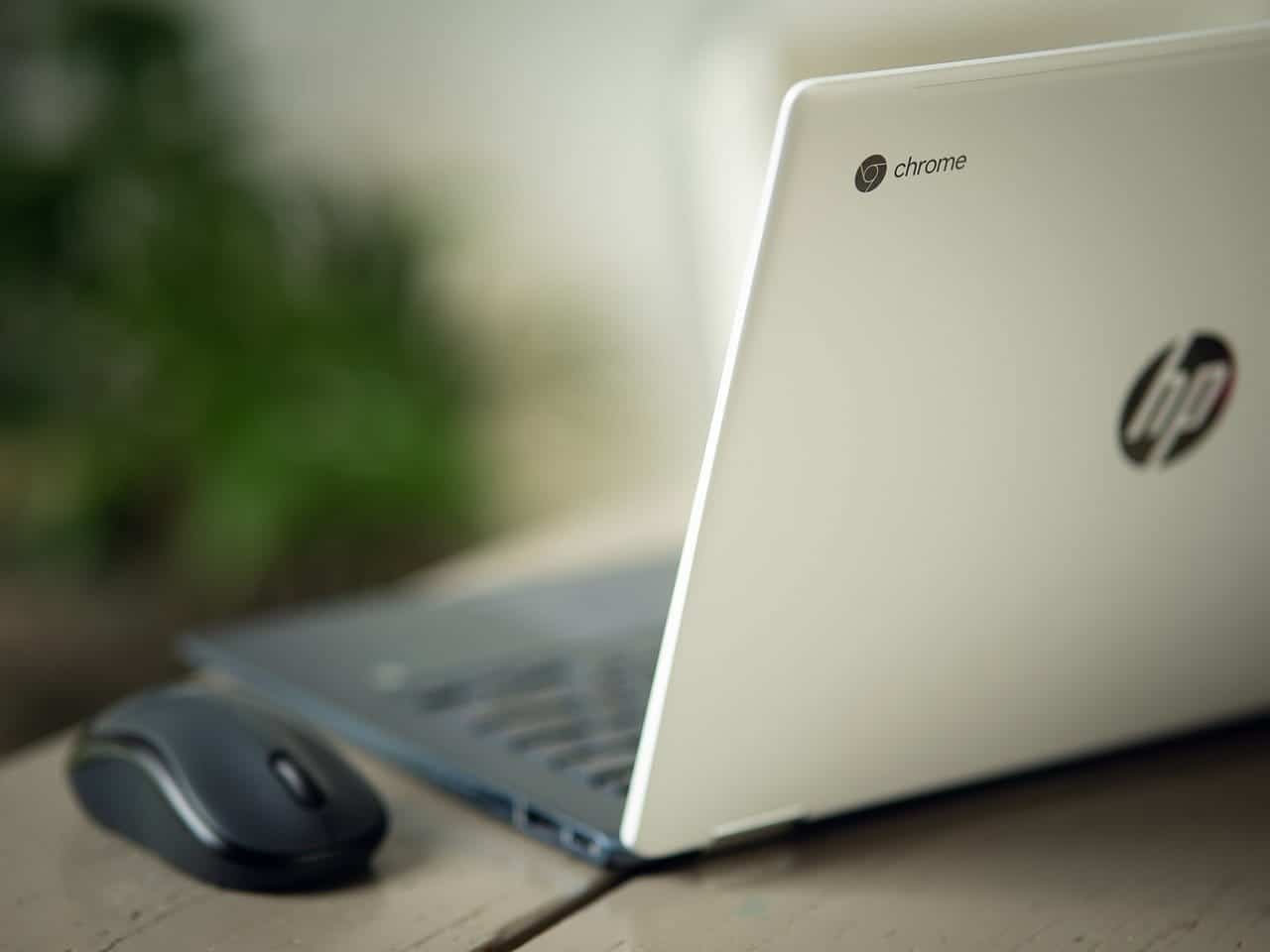 Obraz przedstawiający sposób instalowania przeglądarek innych firm na Chromebooku | chromebook_pros_and_cons-eohuOags-DzTechs