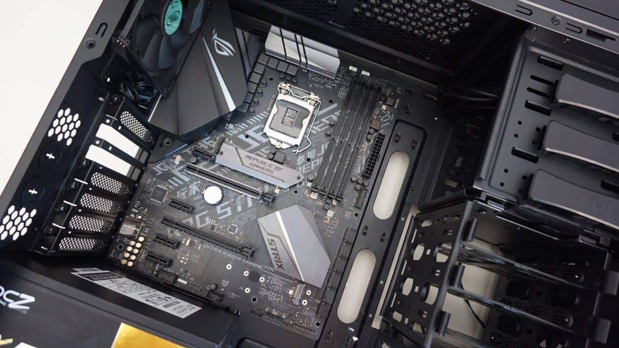 Un'immagine dei componenti e delle parti di base di un computer e di come aggiornarli | Come_aggiornare_il_tuo_PC_1212x681-3vXYQNfs-DzTechs