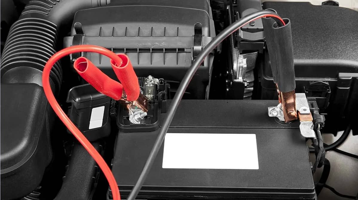 如何恢復耗盡的筆記型電腦電池:最佳方法 | Start_Jump_Battery-wIoxhPfs-DzTechs