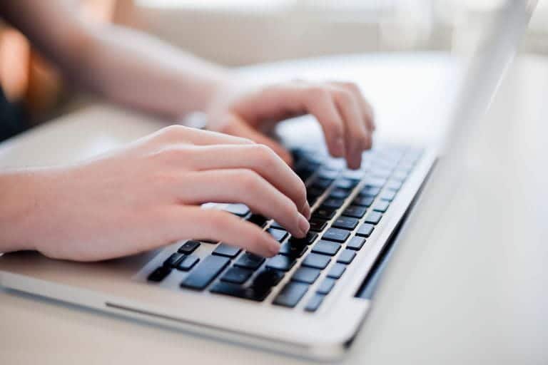 Immagine di Modi per scrivere caratteri cinesi e altri strani simboli in Windows | DigitazioneKeyboard_58a48dc33df78c4758a126f7-QktnkOfs-DzTechs