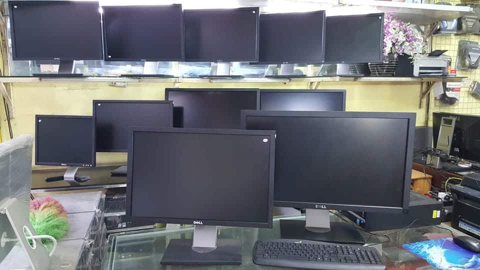 Immagine di Cosa fare con i vecchi schermi dei computer: una raccolta di idee utili | may_tinh_cu-qVTWvigs